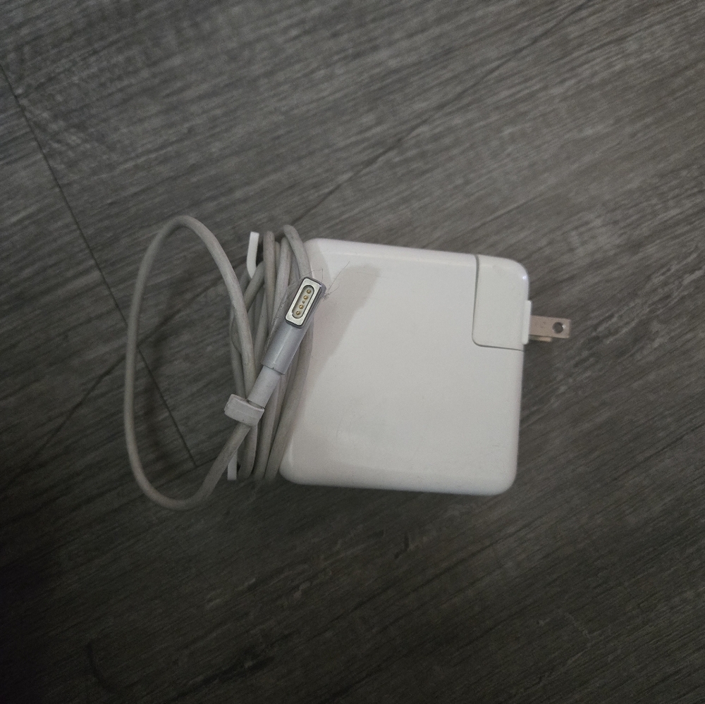 Apple White MagSafe Power Adapter